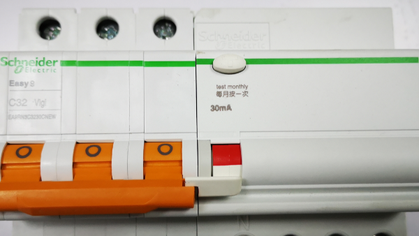 施耐德漏電保護(hù)器安裝時需要注意什么